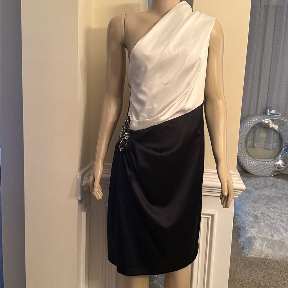 Jessica Howard Black and White One Shoulder Dress